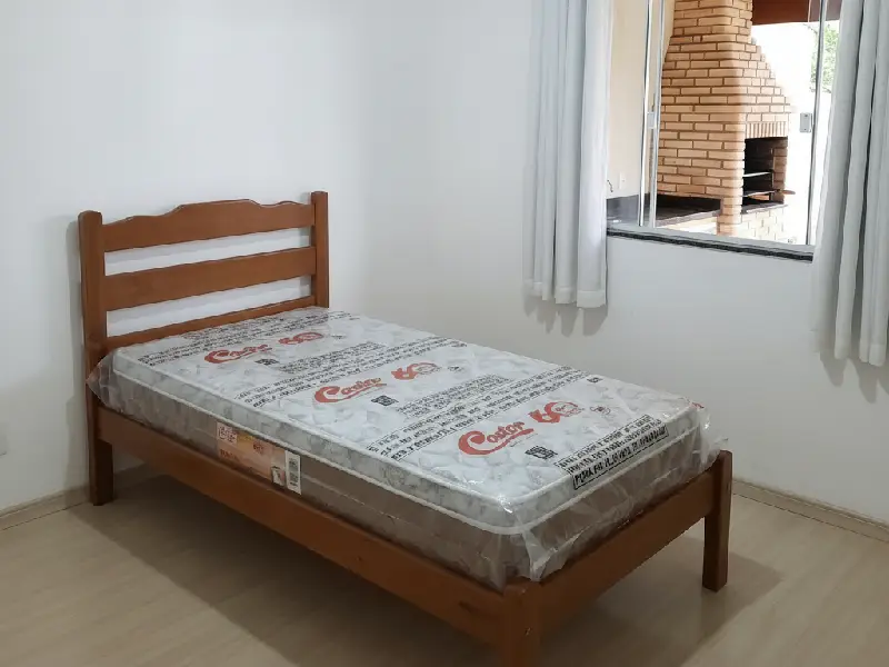 Cama de Solteiro de Madeira Maciça de Cedro